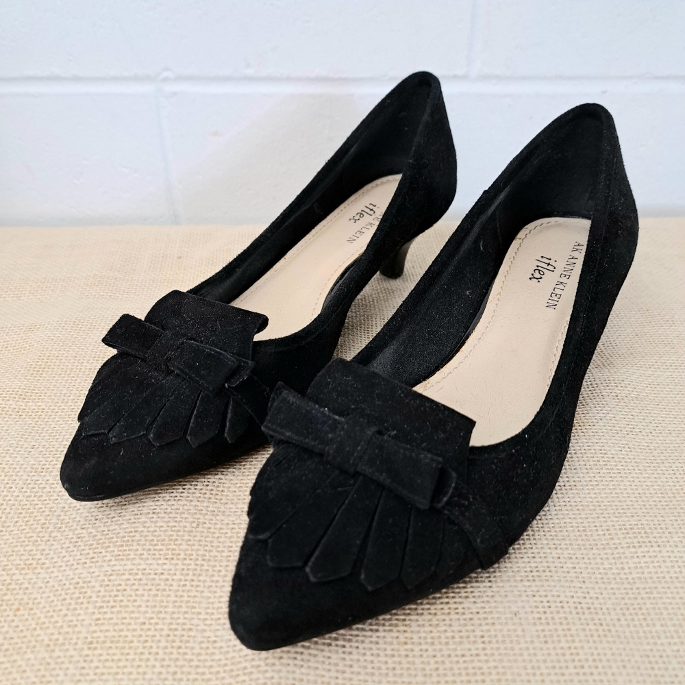 Anne Klein iFlex Malik Suede Fringe And Bow Top Kitten Heel Sz6.5